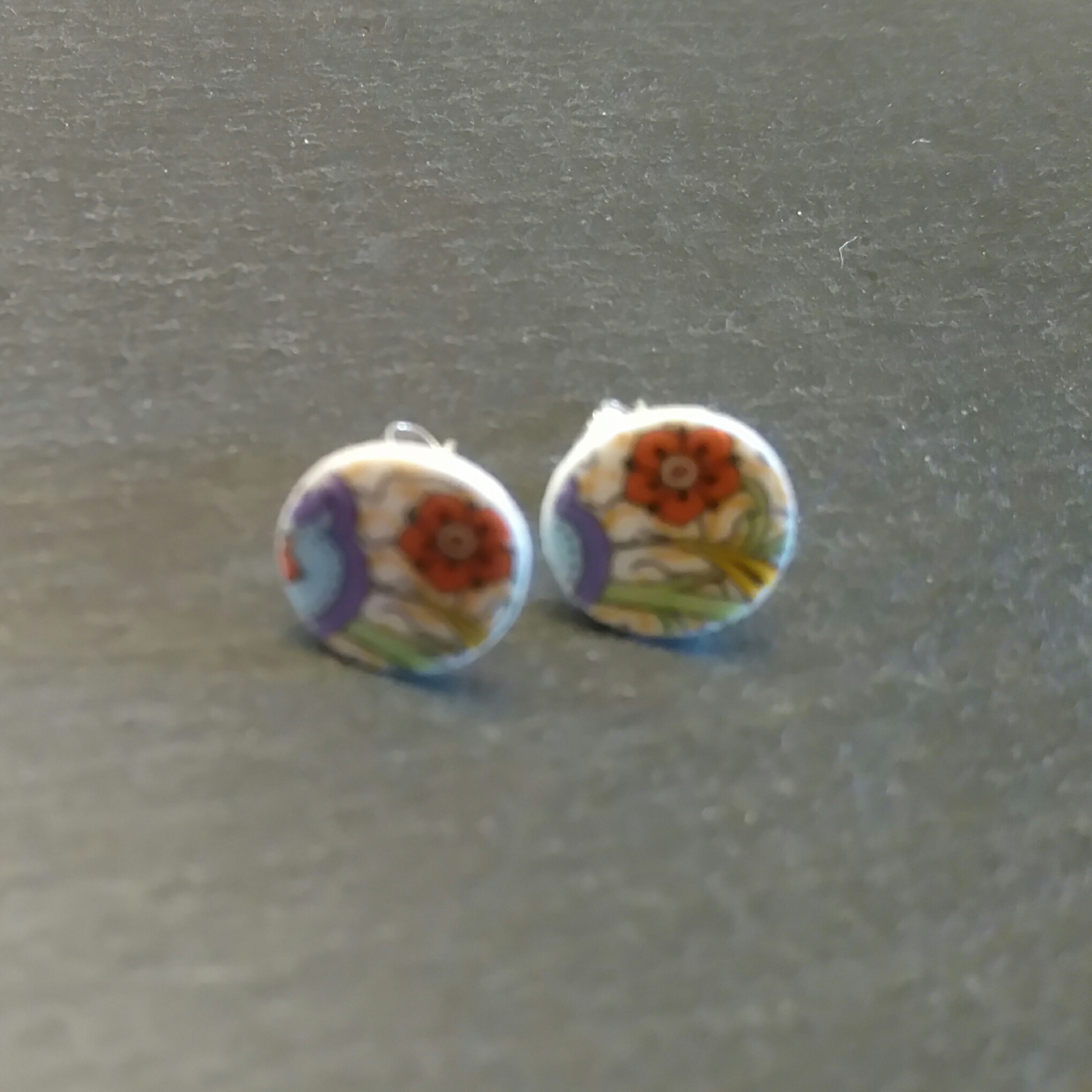 10mm Simple Stud Earrings in Paisley