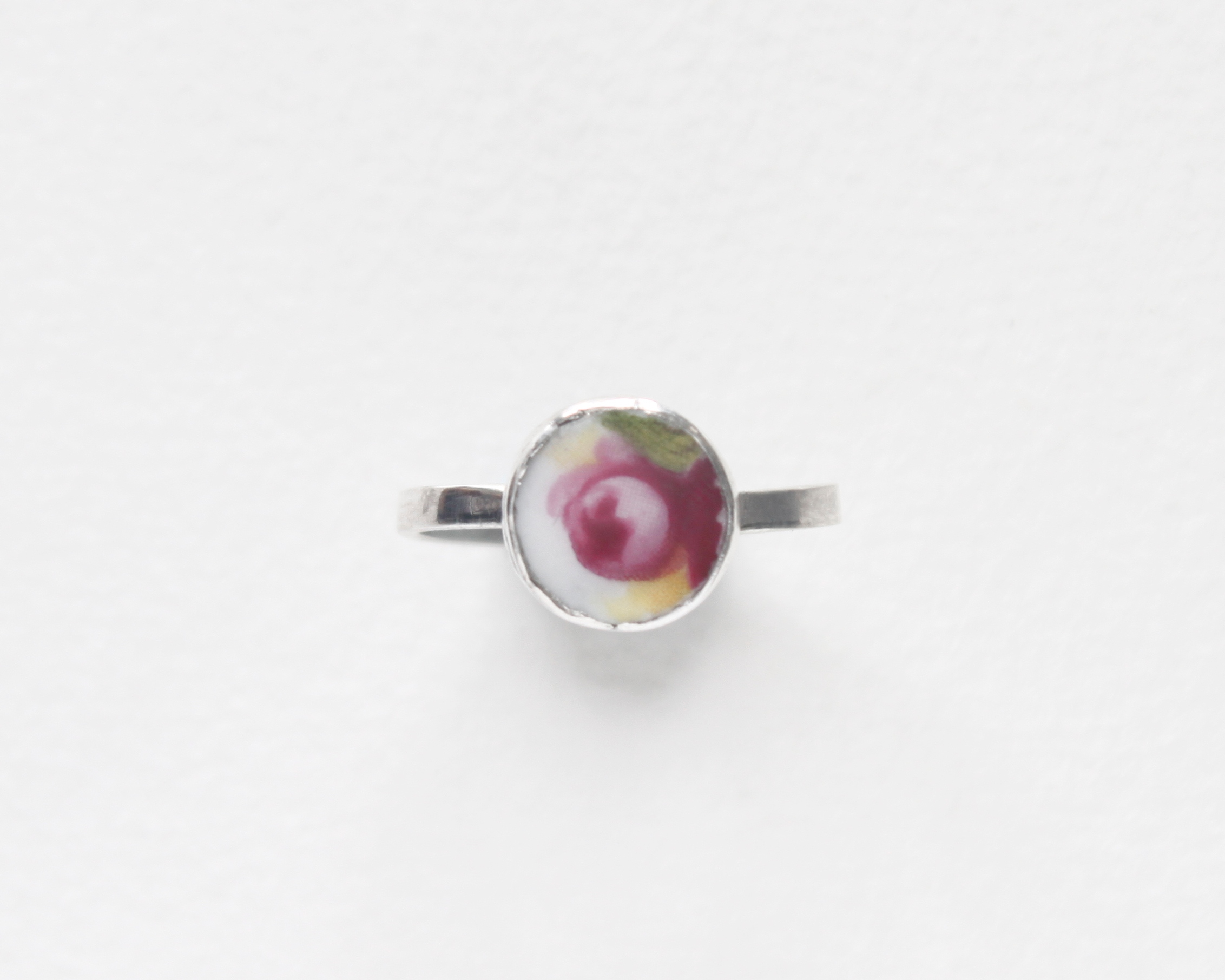 Old Country Roses - Dainty Rosebud Ring
