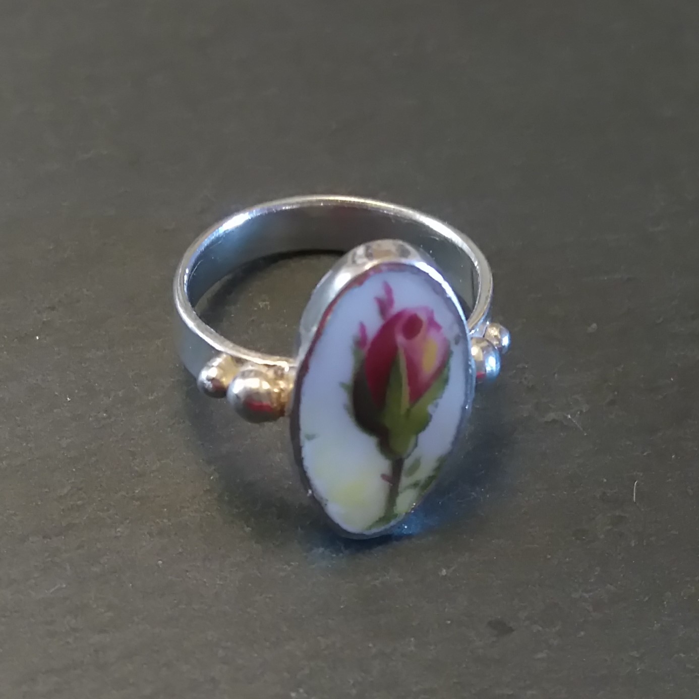 Old Country Roses - Oval Rosebud Ring